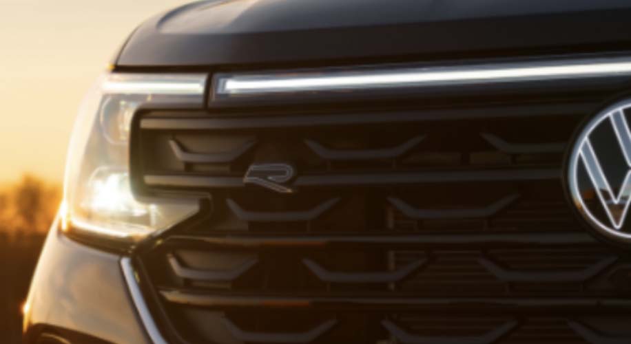 Close up view of front headlights on 2025 Volkswagen Atlas