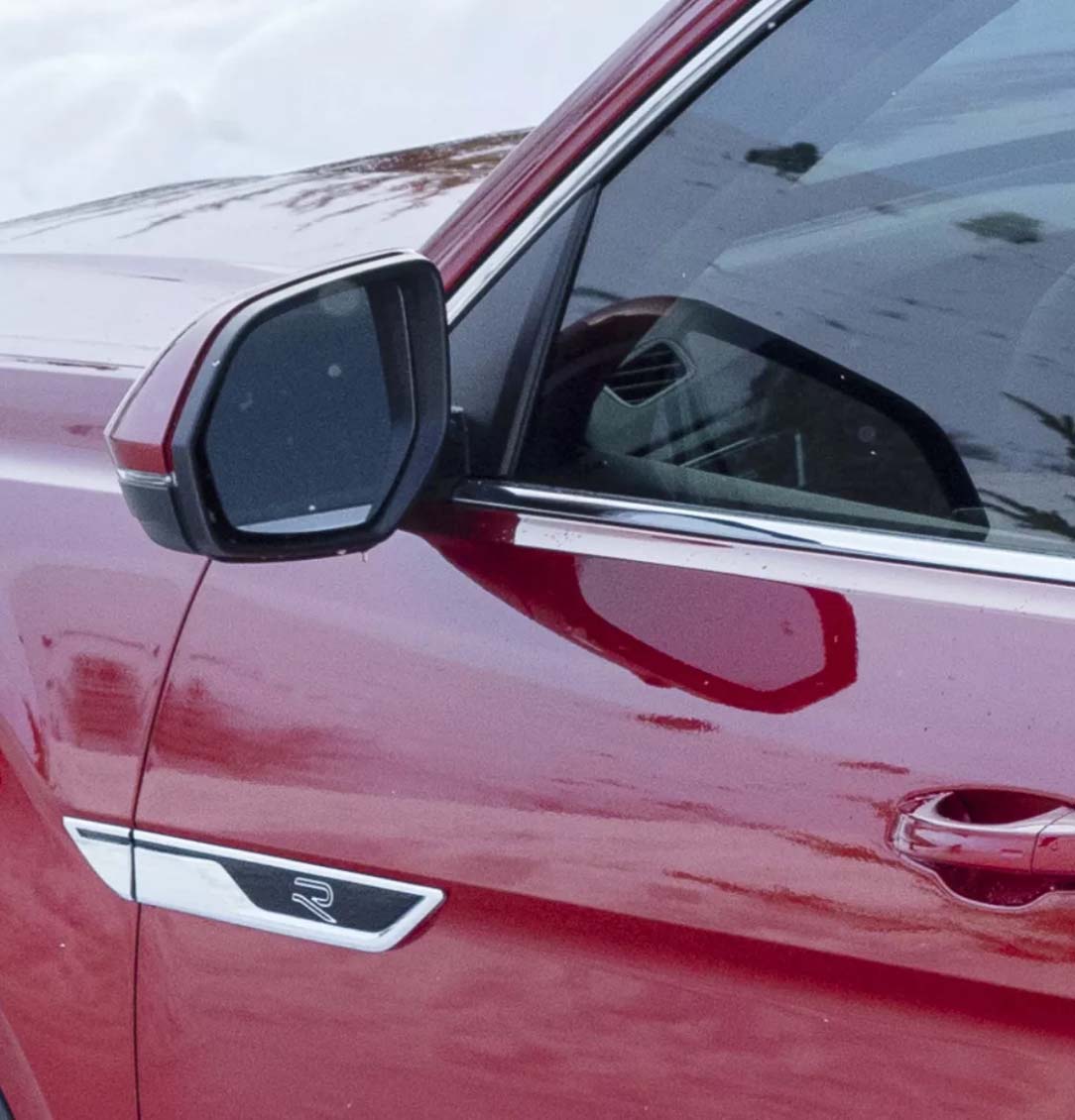 Close up view of drivers side mirror