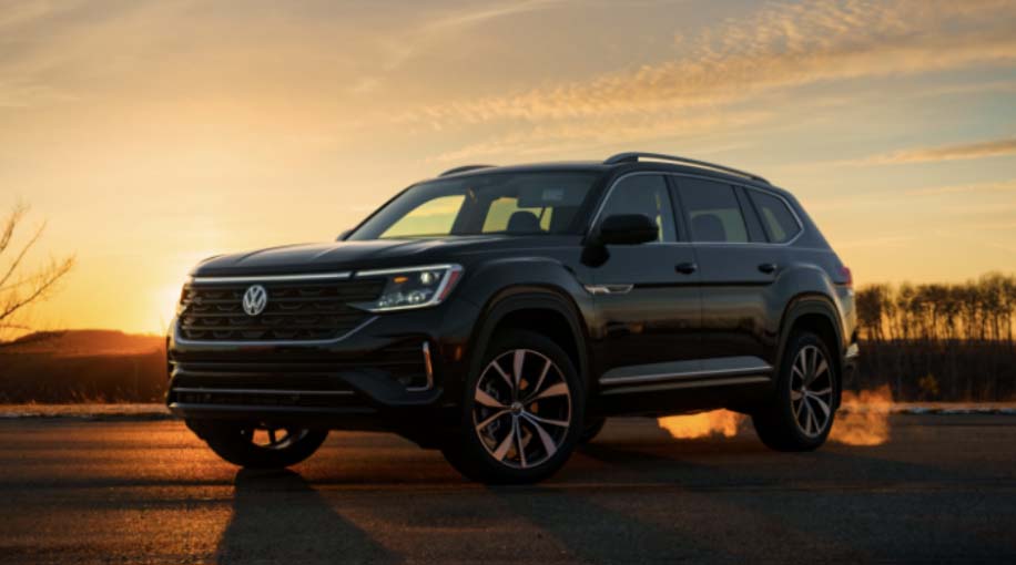 Front side view of Atlas parked