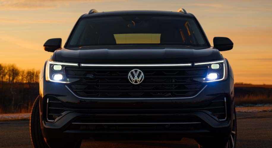 Front view of 2025 Volkswagen Atlas