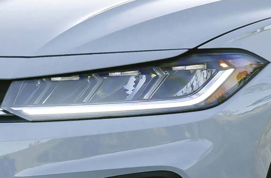 Close up of 2025 Jetta GLI front light