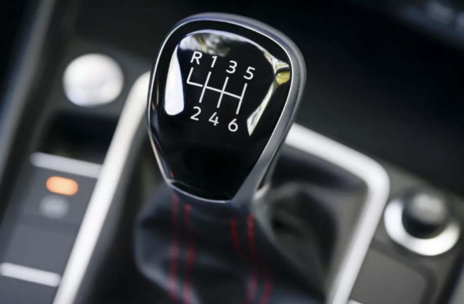 2025 Jetta GLI gear shifter
