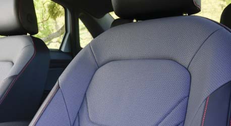 Close_up_ventilated_heated_front_seats