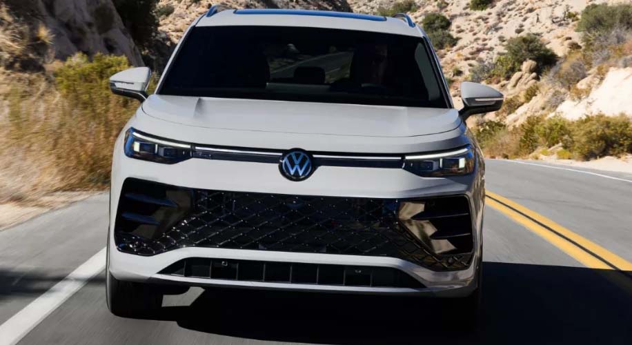 Close up of the center console in the 2025 volkswagen tiguan showing the gear selector and other controls