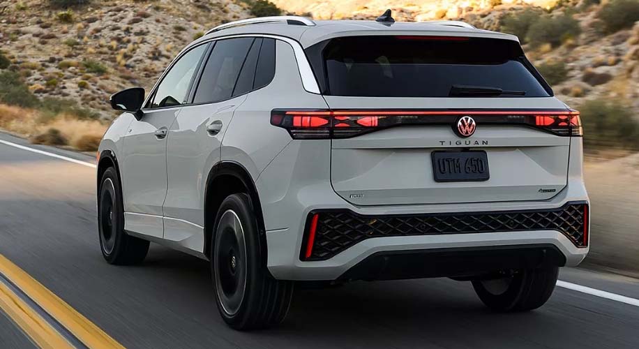 Close up of the center console in the 2025 volkswagen tiguan showing the gear selector and other controls