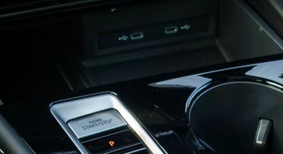 Close up of Atlas Cross Sport wireless charging port